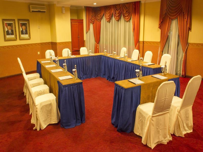 Travellers Suites Apartamentos con servicio Medan Exterior foto