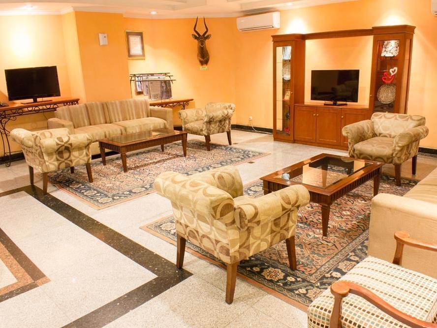 Travellers Suites Apartamentos con servicio Medan Exterior foto