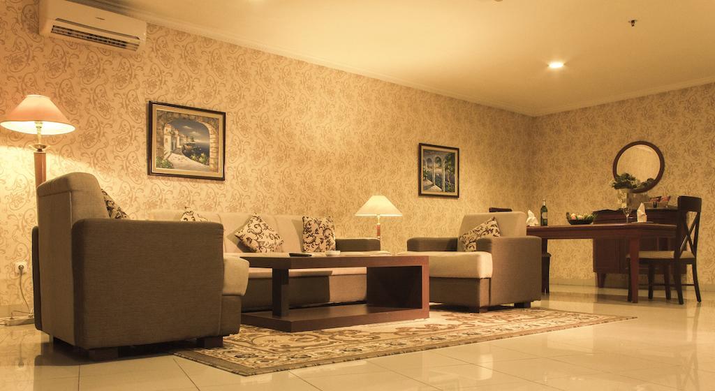 Travellers Suites Apartamentos con servicio Medan Exterior foto