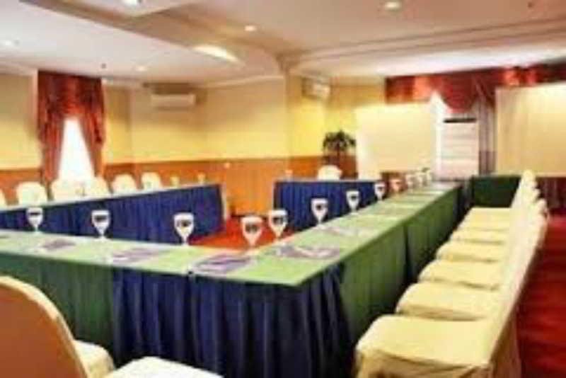 Travellers Suites Apartamentos con servicio Medan Exterior foto