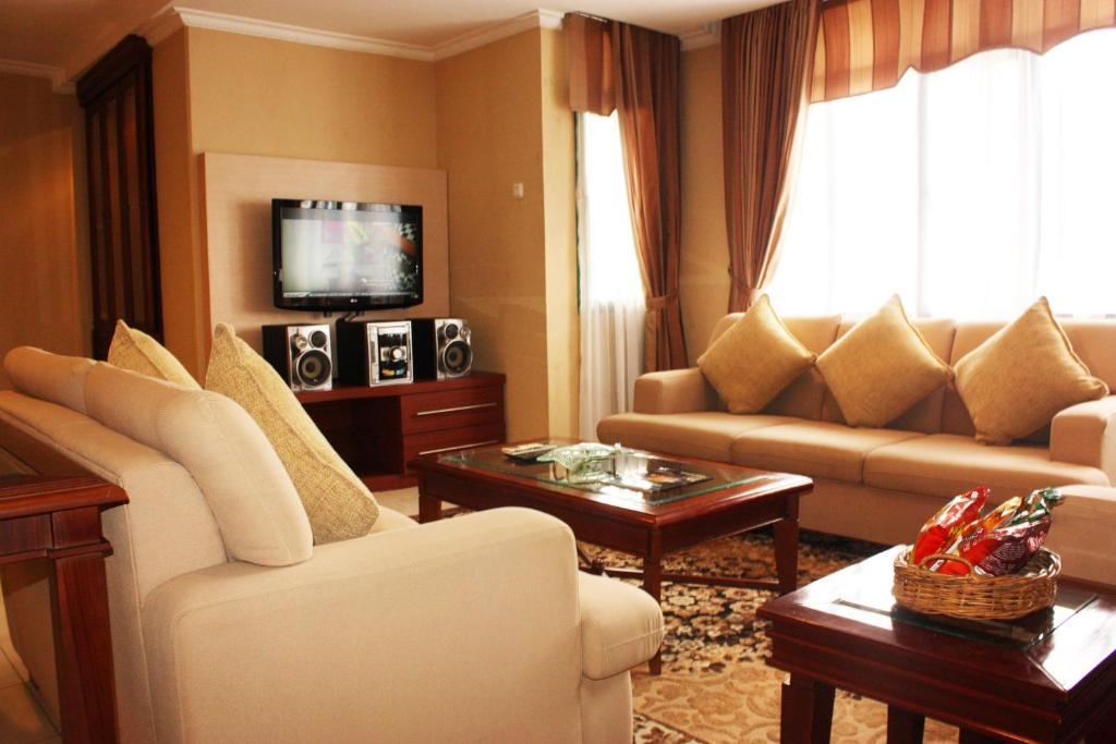 Travellers Suites Apartamentos con servicio Medan Exterior foto