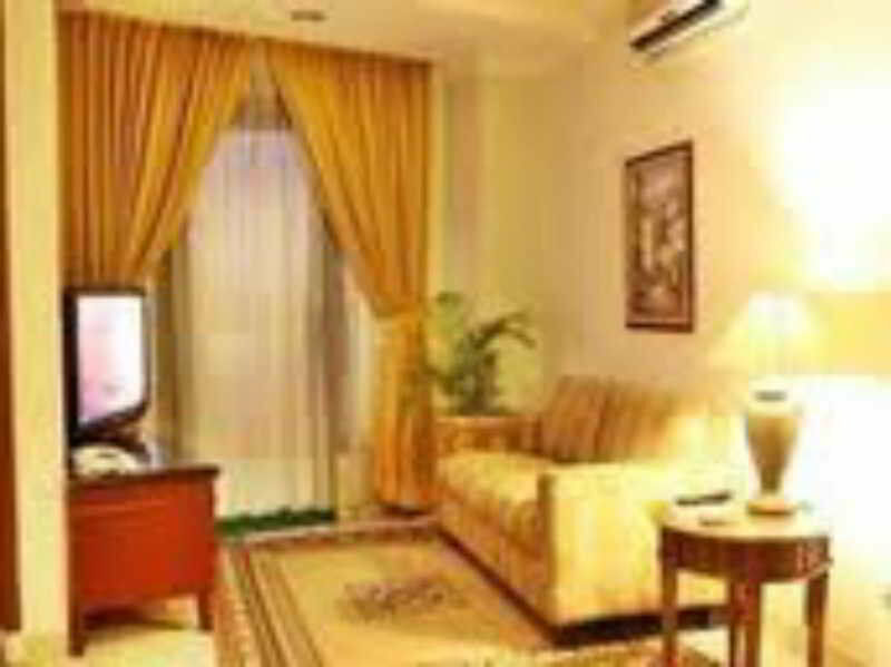Travellers Suites Apartamentos con servicio Medan Exterior foto