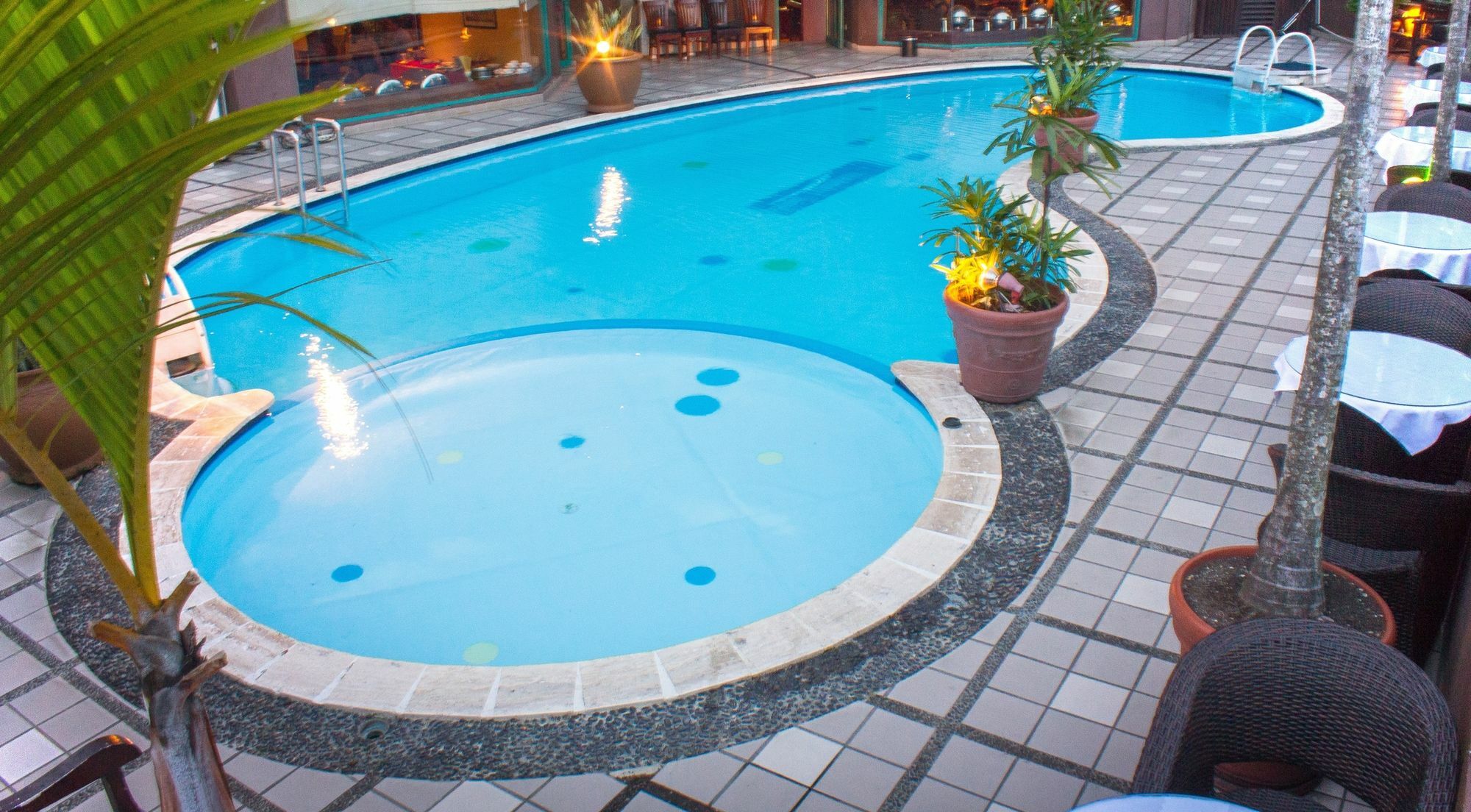 Travellers Suites Apartamentos con servicio Medan Exterior foto